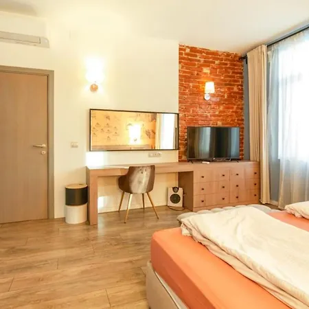 Apartment 1 Bedroom Wine Journey *